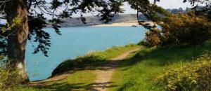 Chemin des douaniers à Saint Coulomb, sur la route de St Malo, cancale